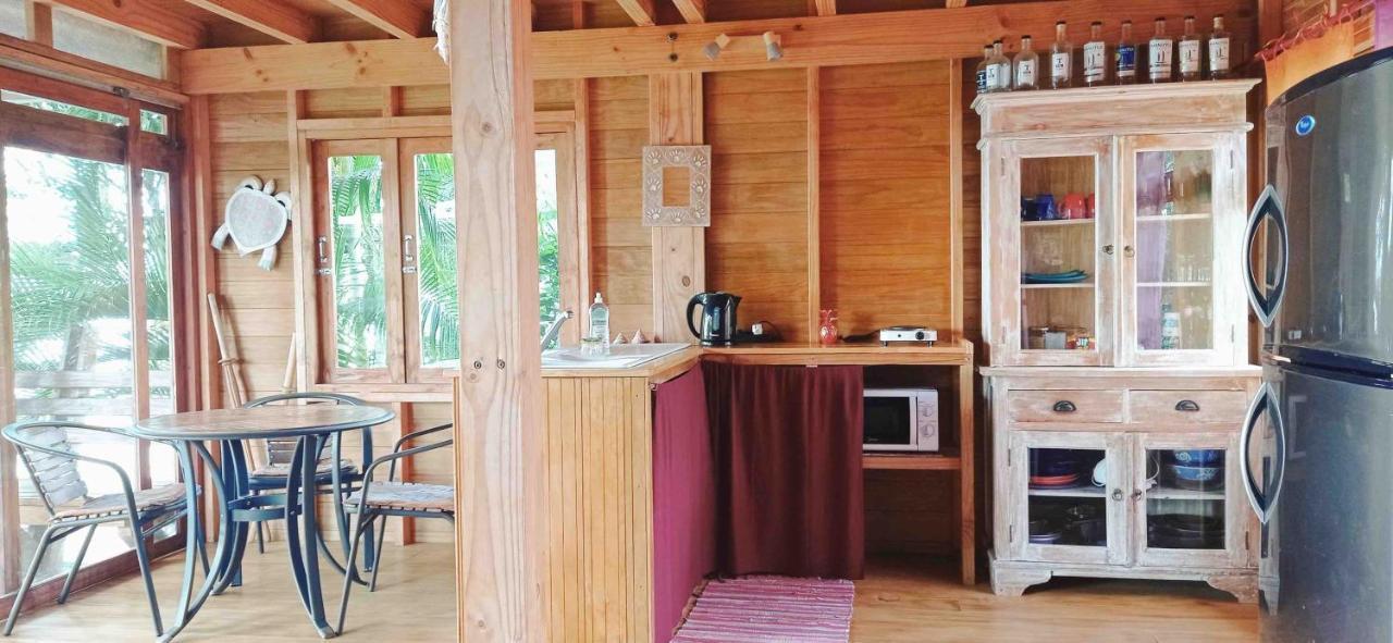 Raiatea - The Beach House - Plage Sur Le Lagon ! Tevaitoa Exterior photo